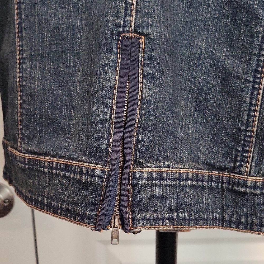 Yuka Jeans Women's Denim Jacket - Picture 6 of 10